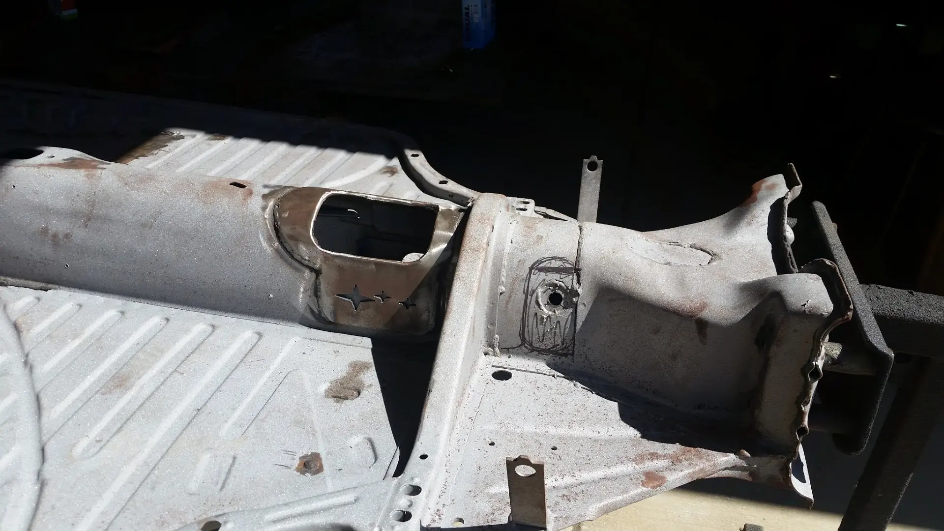 
				STEP 1 align-access-cover-mark-cutting-area
				